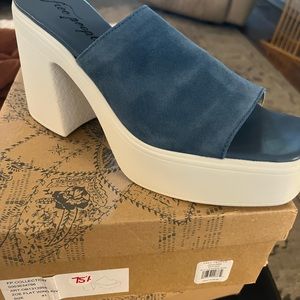 Free people Zoe platform